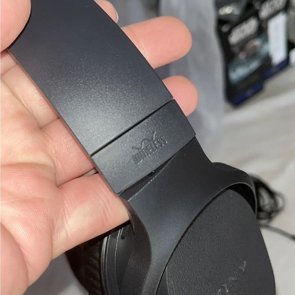 Sony Wireless Headphones for TV Watching (WHRF400R) with Transmitter OPEN BOX - Picture 6 of 8